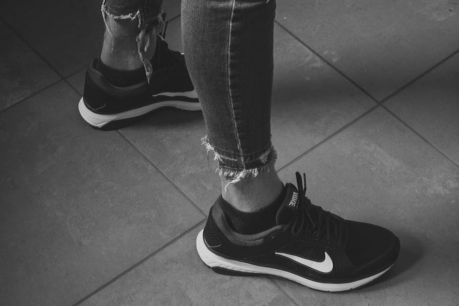 Tenis negros para mujer: Versatilidad y estilo para cualquier ocasión
